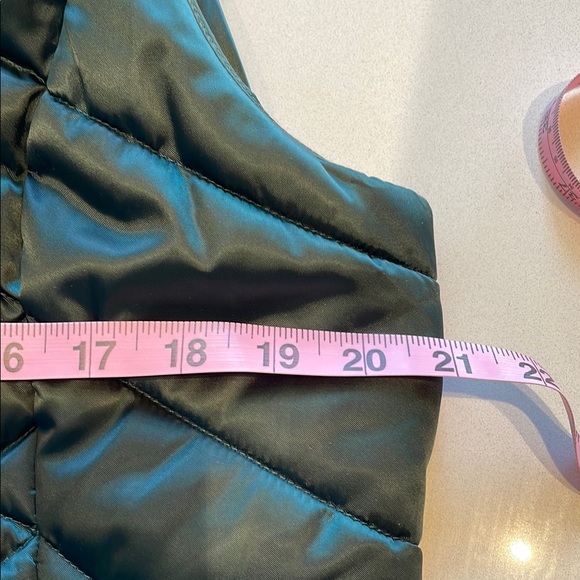 The North Face NWOT Puffer Vest, Emerald Green, Woman’s, 550 Down Fill, Size L - Picture 9 of 13